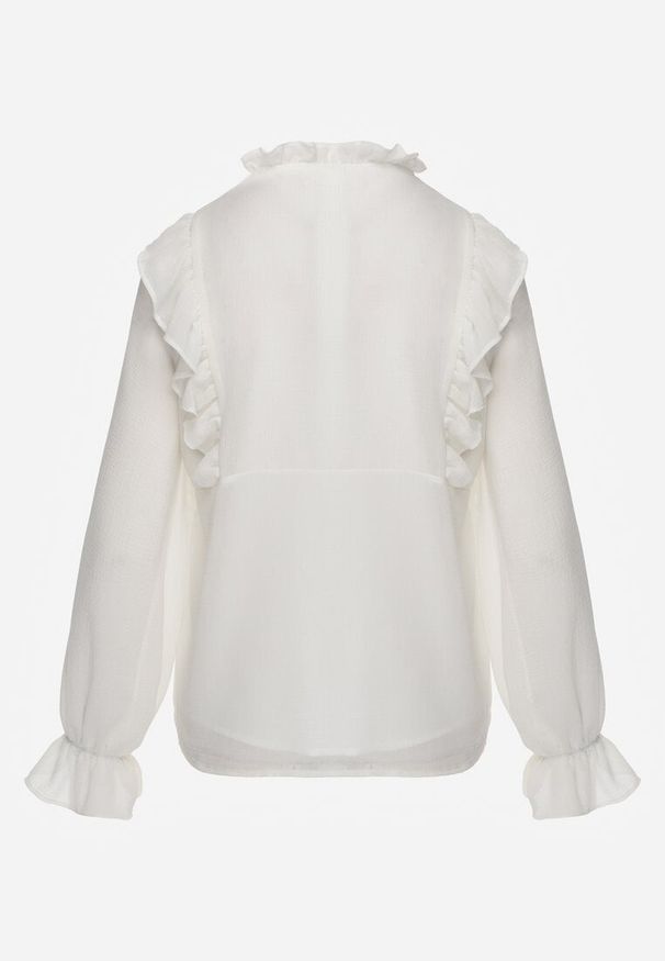 Renee - Biała Bluzka w Stylu Coquette z Falbankami i Wiązaniem przy Szyi Seathrina. Typ kołnierza: kołnierz z falbankami. Kolor: biały. Materiał: poliester, jeans