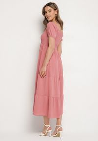 Born2be - Ciemnoróżowa Rozkloszowana Sukienka z Dekoltem Typu Hiszpanka z Marszczeniem Lumorice. Okazja: na co dzień. Typ kołnierza: dekolt hiszpanka. Kolor: różowy. Styl: casual, elegancki #2