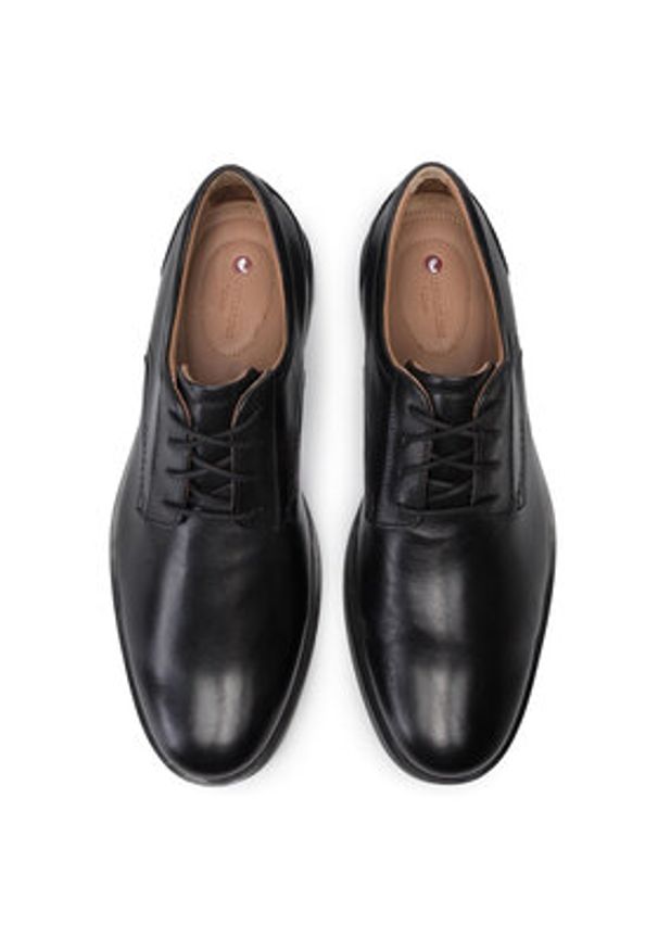 Clarks Półbuty Un Aldric Lace 261326777 Czarny. Kolor: czarny. Materiał: skóra