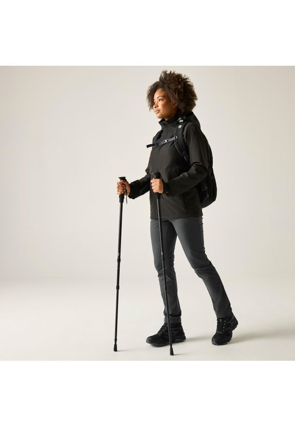 Regatta - Damskie spodnie trekkingowe Highton II. Kolor: niebieski, szary, wielokolorowy. Materiał: materiał. Sezon: lato. Sport: turystyka piesza