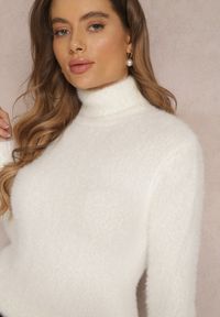 Renee - Biały Golf Wełniany Cheki. Typ kołnierza: golf. Kolor: biały. Materiał: wełna. Długość rękawa: długi rękaw. Długość: długie #5