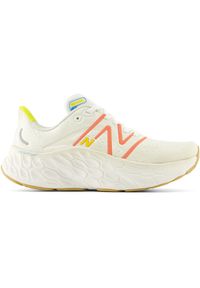 Buty damskie New Balance Fresh Foam X More v4 WMORCF4 – białe. Okazja: na co dzień. Kolor: biały. Materiał: syntetyk. Szerokość cholewki: normalna. Sport: fitness