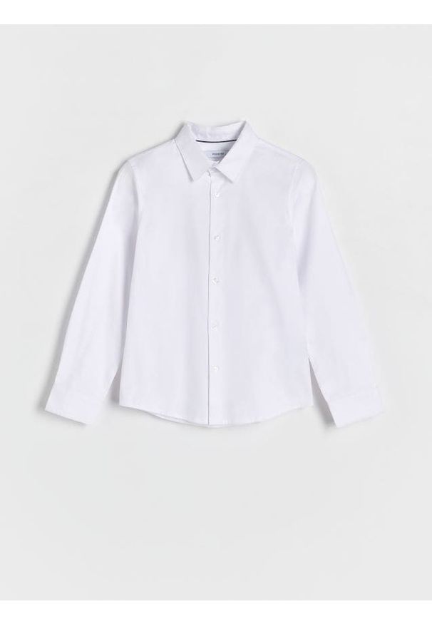 Reserved - Koszula regular fit - biały. Kolor: biały. Materiał: bawełna, tkanina. Styl: klasyczny