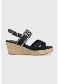 TOMMY HILFIGER - Tommy Hilfiger sandały SEASONAL WEBBING MID WEDGE damskie kolor granatowy na koturnie FW0FW07091. Zapięcie: klamry. Kolor: niebieski. Materiał: bawełna, guma. Obcas: na koturnie