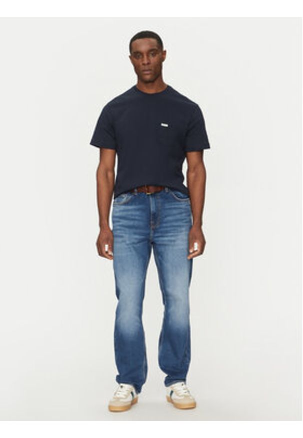 Guess Jeans T-Shirt M5RI74 K8FQ4 Granatowy Regular Fit. Kolor: niebieski. Materiał: bawełna