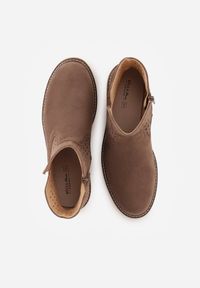 Born2be - Jasnobrązowe Płaskie Botki Sztyblety z Ażurowym Wzorem ze Skórzaną Wkładką Terisina. Okazja: na co dzień. Kolor: brązowy. Materiał: skóra. Wzór: ażurowy. Obcas: na obcasie. Styl: casual, elegancki. Wysokość obcasa: niski #9