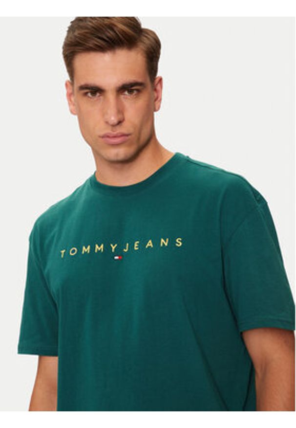 Tommy Jeans T-Shirt DM0DM19694 Zielony Regular Fit. Kolor: zielony. Materiał: bawełna
