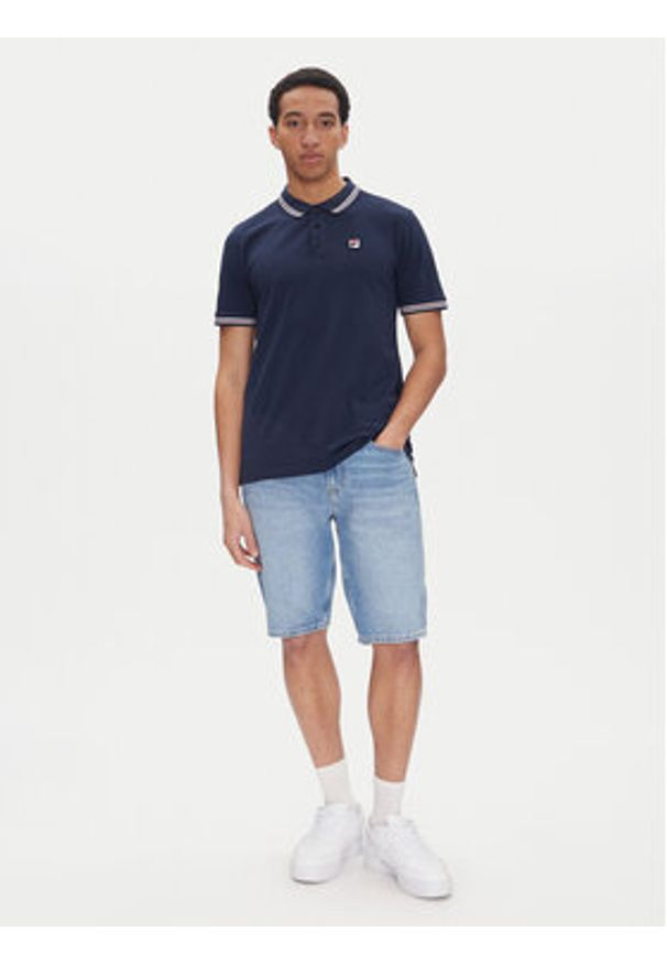 Fila Polo Lubeek FAM0898 Granatowy Regular Fit. Typ kołnierza: polo. Kolor: niebieski. Materiał: bawełna