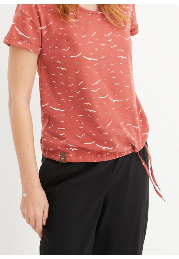 bonprix - T-shirt z nadrukiem i wiązanym troczkiem. Kolor: czerwony. Wzór: nadruk