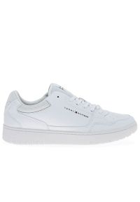 TOMMY HILFIGER - Buty Tommy Hilfiger Basket Core Leather FM0FM05040-YBS - białe. Okazja: na co dzień. Zapięcie: sznurówki. Kolor: biały. Materiał: skóra, guma, materiał. Szerokość cholewki: normalna. Wzór: aplikacja