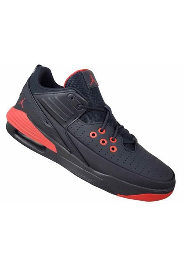 Buty do chodzenia męskie Nike Jordan Max Aura 5. Kolor: czarny. Materiał: skóra. Szerokość cholewki: normalna. Sport: turystyka piesza