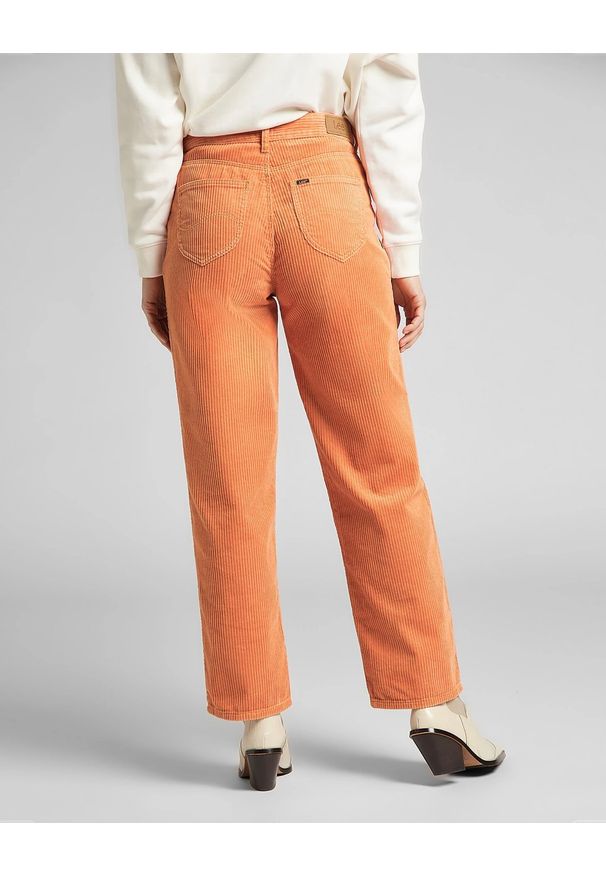Lee - DAMSKIE SPODNIE SZTRUKSOWE LEE WIDE LEG LONG SANDY PEACH L31ZQU42 112139900. Materiał: sztruks