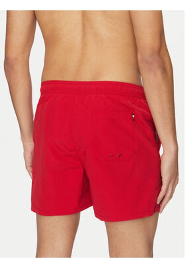 TOMMY HILFIGER - Tommy Hilfiger Szorty kąpielowe UM0UM03477 Czerwony Regular Fit. Kolor: czerwony. Materiał: syntetyk