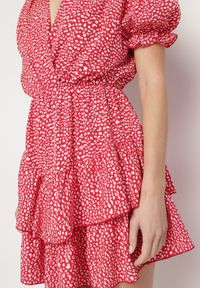 Born2be - Czerwona Sukienka z Gumką w Talii z Kopertowym Dekoltem Ianveia. Kolor: czerwony. Typ sukienki: kopertowe #3