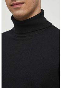medicine - Medicine sweter męski kolor czarny lekki z golferm. Typ kołnierza: golf. Kolor: czarny. Materiał: dzianina. Długość rękawa: długi rękaw. Długość: długie. Wzór: gładki #4