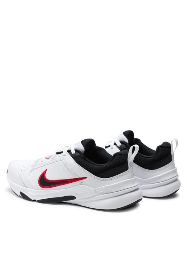 Nike - NIKE DEFY ALL DAY Sneakersy męskie. Okazja: na co dzień, na spacer. Kolor: biały. Materiał: skóra, guma. Szerokość cholewki: normalna. Sport: fitness, turystyka piesza