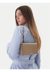 Calvin Klein Torebka Ck Wallet On Chain LV04F3319G Beżowy. Kolor: beżowy. Materiał: skórzane #1
