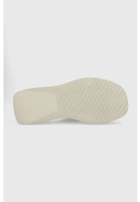 Vagabond Shoemakers klapki skórzane COURTNEY damskie kolor różowy na platformie. Kolor: różowy. Materiał: skóra. Wzór: gładki. Obcas: na platformie #4