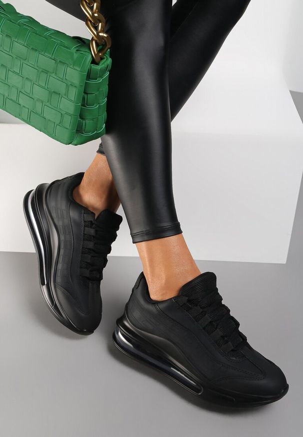 Renee - Czarne Matowe Sneakersy Gineros. Wysokość cholewki: przed kostkę. Nosek buta: okrągły. Kolor: czarny. Materiał: materiał. Szerokość cholewki: normalna