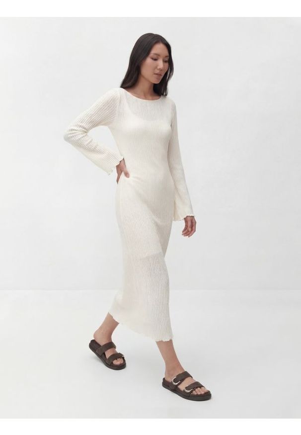 Reserved - Ażurowa sukienka maxi - złamana biel. Materiał: dzianina. Wzór: ażurowy. Typ sukienki: proste. Długość: maxi