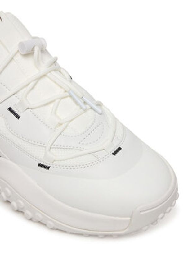 Versace Jeans Couture Sneakersy 80YA3SN2 Biały. Kolor: biały. Materiał: materiał