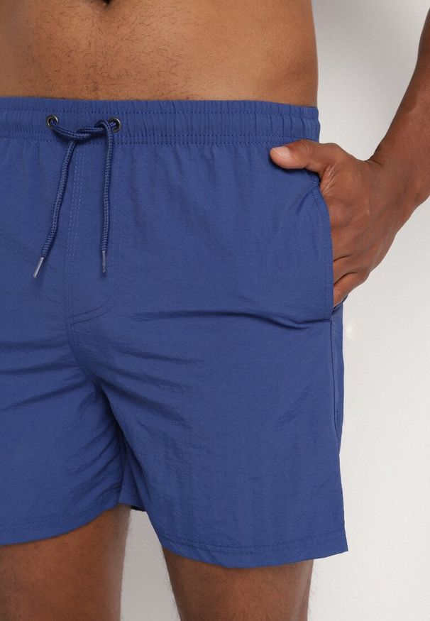 Born2be - Granatowe Klasyczne Kąpielówki Szorty z Wiązaniem i Kieszeniami Foleona. Kolor: niebieski. Materiał: len