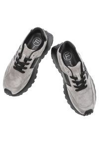 Sneakersy damskie Filippo, skórzane na masywnej podeszwie i sznurowane z okrągłym noskiem, szare, DP6785-25-GR. Okazja: na co dzień. Nosek buta: okrągły. Kolor: szary. Materiał: skóra. Szerokość cholewki: normalna. Styl: casual, elegancki #7