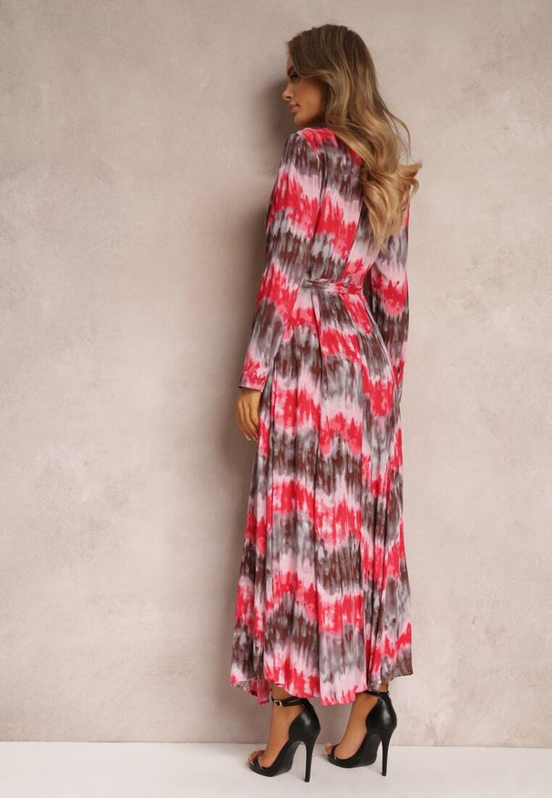 Renee - Czerwona Sukienka Thronanthe. Kolor: czerwony. Długość rękawa: długi rękaw. Typ sukienki: koszulowe. Długość: maxi