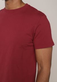 Born2be - Bordowa Gładka Koszulka T-shirt z Bawełny o Prostym Kroju Sarusa. Okazja: na randkę, na co dzień. Kolor: czerwony. Materiał: bawełna. Wzór: gładki. Styl: casual, klasyczny #5