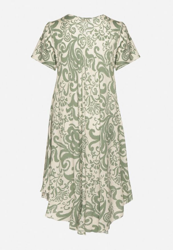 Born2be - Zielona Rozkloszowana Sukienka z Wiskozy z Geometrycznym Wzorem Emisova. Okazja: na co dzień. Kolor: zielony. Materiał: wiskoza. Długość rękawa: krótki rękaw. Wzór: geometria. Styl: elegancki, casual