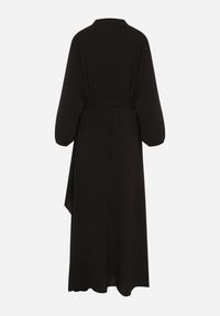 Born2be - Czarna Kopertowa Asymetryczna Sukienka Koktajlowa z Wiskozą Ozdobiona Paskiem Lanoresa. Okazja: na imprezę. Kolor: czarny. Materiał: wiskoza. Wzór: aplikacja. Typ sukienki: asymetryczne, kopertowe. Styl: wizytowy #5