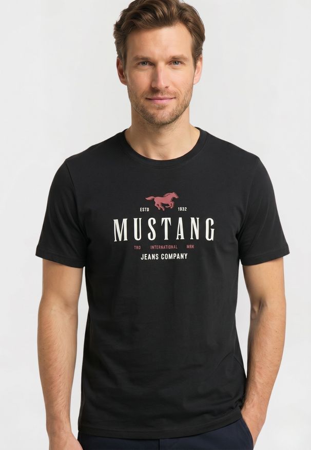 Męski T-Shirt Mustang Style Alex C Print Black 1016683 4142. Wzór: nadruk