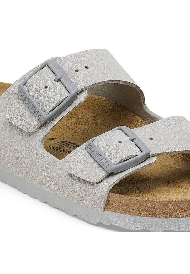 Birkenstock - BIRKENSTOCK ARIZONA BF STONE COIN Klapki damskie. Nosek buta: otwarty. Kolor: szary. Materiał: polar, welur, zamsz, materiał, syntetyk. Wzór: paski. Styl: retro