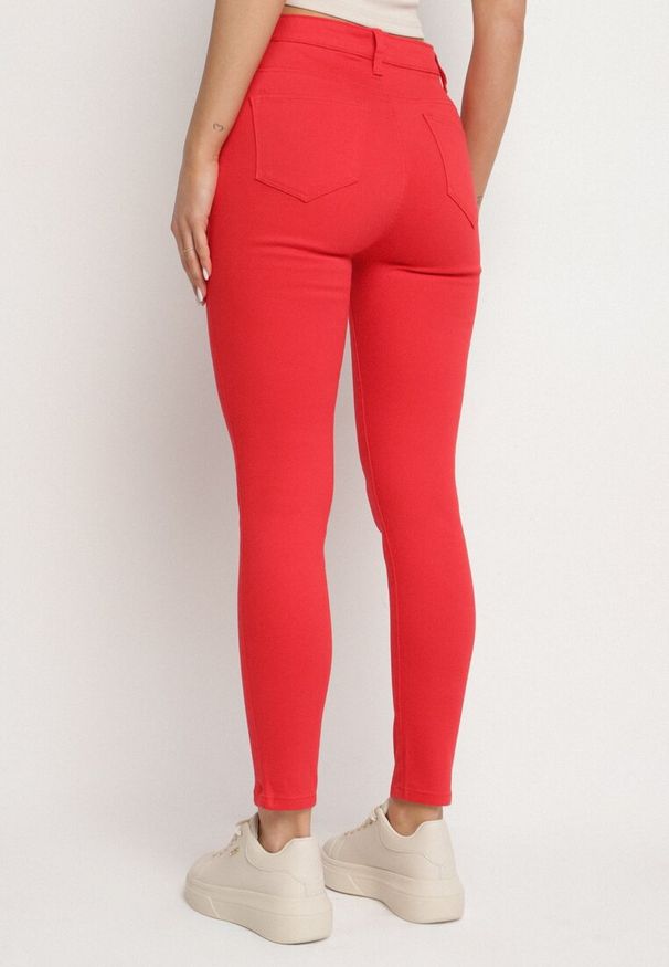 Born2be - Czerwone Spodnie Skinny Kyllienne. Stan: podwyższony. Kolor: czerwony. Długość: długie. Sezon: wiosna