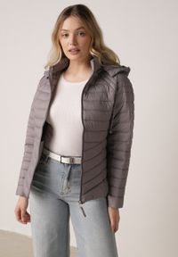 Born2be - Szara Klasyczna Kurtka Przejściowa z Pikowaniem i Odpinanym Kapturem Pretiella. Okazja: na spacer, na co dzień. Kolor: szary. Materiał: jeans, nylon. Styl: klasyczny #1