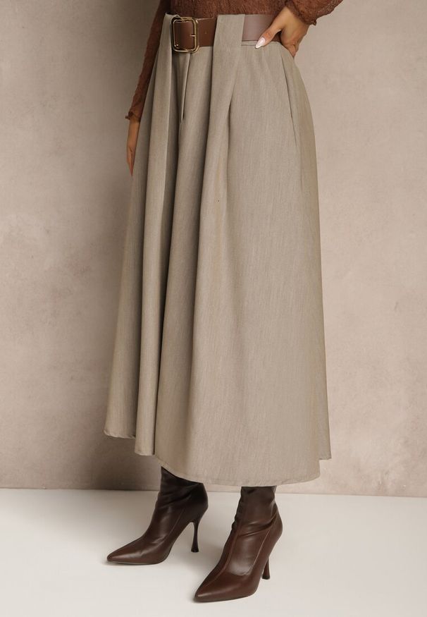 Renee - Beżowa Spódnica z Wiskozą o Rozkloszowanym Kroju z Paskiem z Klamrą Tiavela. Okazja: na co dzień. Kolor: beżowy. Materiał: wiskoza. Styl: casual, elegancki