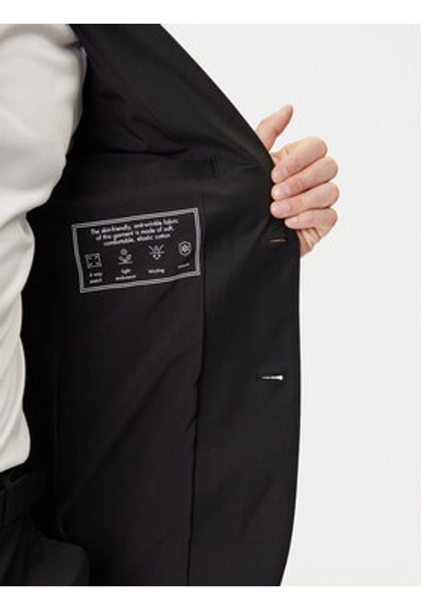 Guess Marynarka M4YN00 WG9Z2 Czarny Regular Fit. Kolor: czarny. Materiał: syntetyk