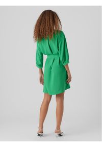 Sukienka codzienna Vero Moda. Okazja: na co dzień. Kolor: zielony. Materiał: syntetyk. Typ sukienki: proste. Styl: casual #1