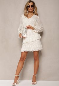 Renee - Jasnobeżowa Krótka Sukienka Boho Ozdobiona Metaliczną Nitką Eleonoritta. Kolor: beżowy. Wzór: aplikacja. Styl: boho. Długość: mini
