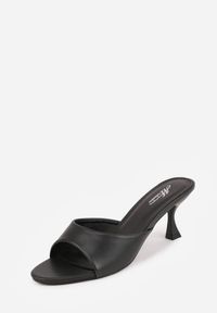 Renee - Czarne Klapki Peep Toe na Niskiej Szpilce Carinatia. Okazja: na co dzień. Nosek buta: otwarty. Kolor: czarny. Materiał: jeans. Styl: casual, elegancki #4