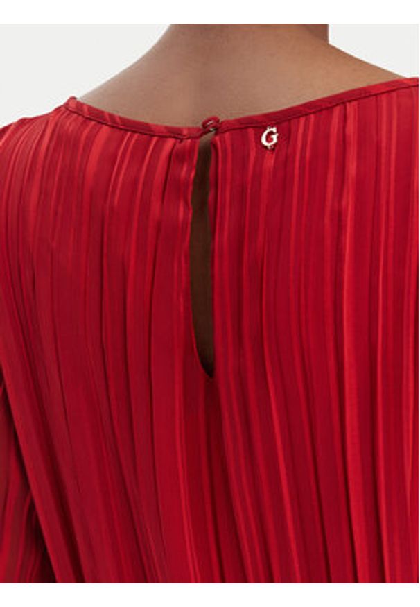 Guess Sukienka codzienna W6RK37 WJ712 Czerwony Regular Fit. Okazja: na co dzień. Kolor: czerwony. Materiał: syntetyk. Typ sukienki: proste. Styl: casual