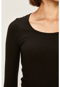 ANSWEAR - Answear - Sweter. Typ kołnierza: dekolt w karo. Kolor: czarny. Materiał: wełna, dzianina, poliamid, elastan. Wzór: gładki #2
