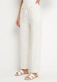 Born2be - Jasnobeżowe Spodnie o Prostym Kroju z Gumką w Talii Mirea. Okazja: na spotkanie biznesowe, na co dzień. Kolor: beżowy. Styl: casual, elegancki, biznesowy