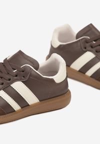 Born2be - Brązowe Płaskie Sneakersy Ozdobione Paskami Glaria. Nosek buta: okrągły. Zapięcie: pasek. Kolor: brązowy. Wzór: aplikacja. Obcas: na obcasie. Wysokość obcasa: niski #5