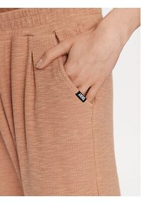 DKNY Sport Spodnie dresowe DP3P3286 Brązowy Regular Fit. Kolor: brązowy. Materiał: bawełna, syntetyk #4