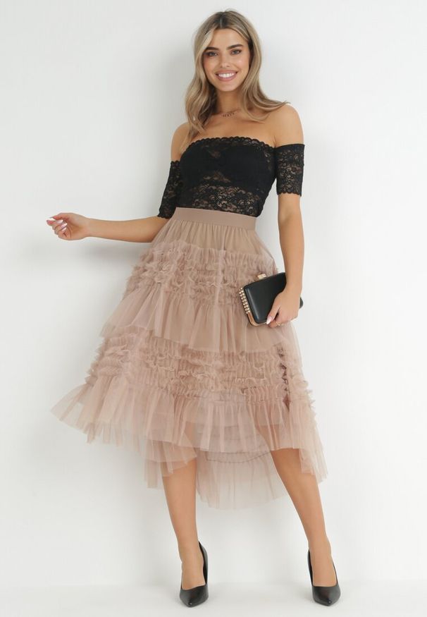 Born2be - Ciemnobeżowa Rozkloszowana Spódnica z Falbankami Warda. Kolor: beżowy. Wzór: aplikacja