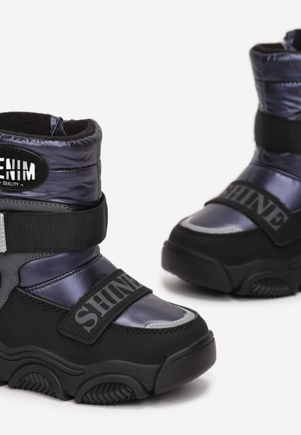 Born2be - Granatowe Śniegowce z Rzepami i Naszywkami Giyi. Okazja: na co dzień. Zapięcie: rzepy. Kolor: niebieski. Materiał: jeans. Wzór: aplikacja. Sezon: zima. Styl: casual, elegancki