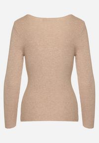 Born2be - Ciemnobeżowy Sweter Prążkowany z Trójkątnym Dekoltem Vorila. Okazja: na co dzień. Kolor: beżowy. Materiał: prążkowany. Styl: casual, elegancki #3