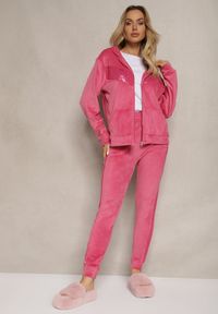 Renee - Różowy Komplet Dresowy 2-Częściowy Bluza z Kapturem i Cekinami i Spodnie na Gumce Colan. Kolor: różowy. Materiał: dresówka