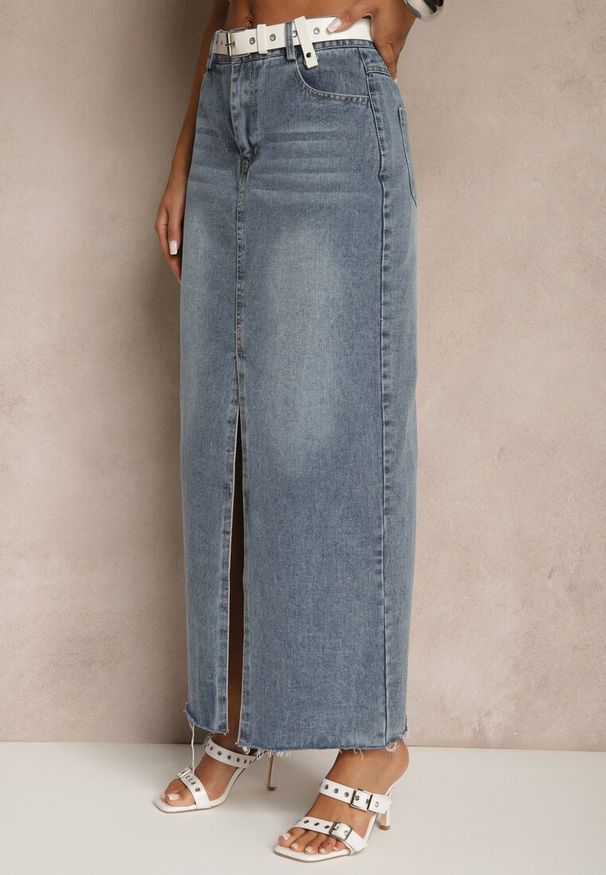 Renee - Niebieska Spódnica Jeansowa o Ołówkowym Kroju Zdobiona Rozcięciem Lisovira. Stan: podwyższony. Kolor: niebieski. Materiał: jeans. Wzór: aplikacja. Styl: elegancki